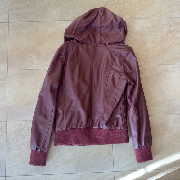Burgundy leather coat - Picture 5 of 5